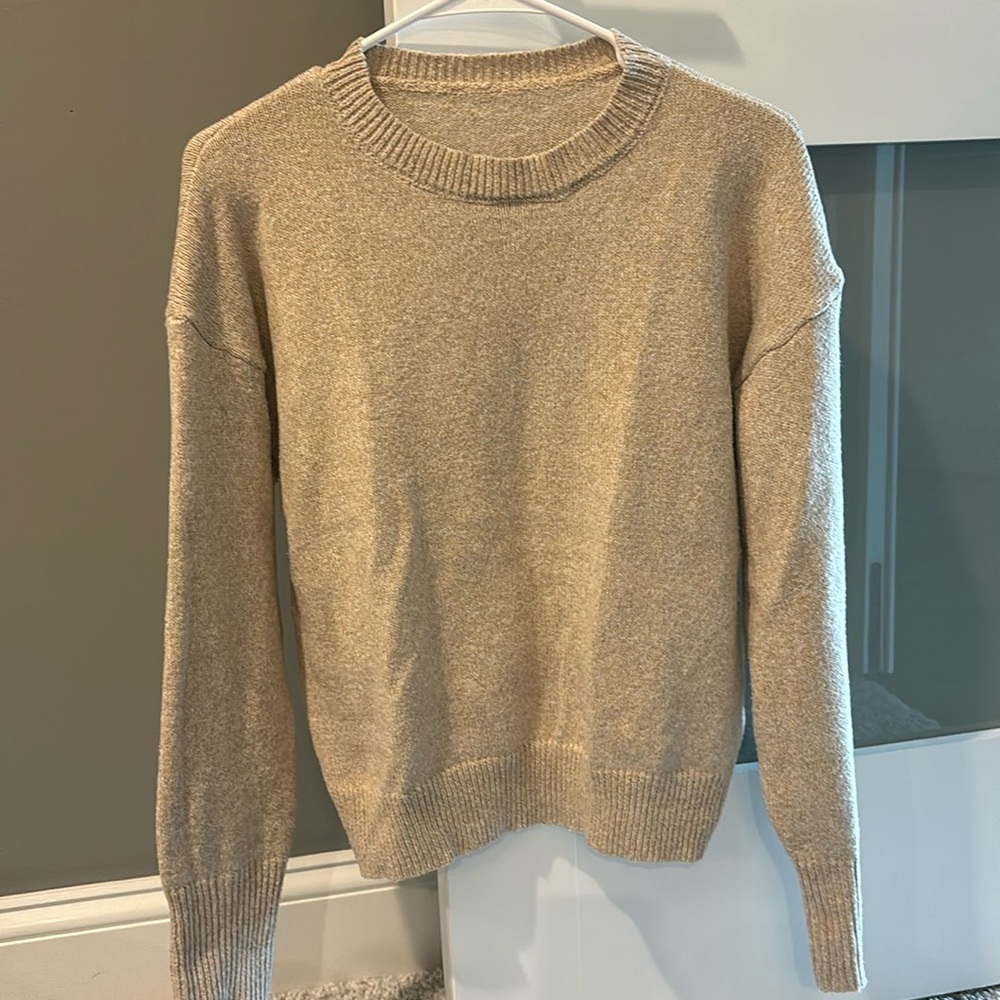 3/$10 🌼 Sweater
